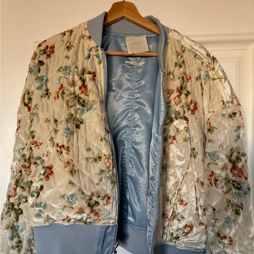 Reversible floral bomber jacket
Urban outfitters size M 
Great condition